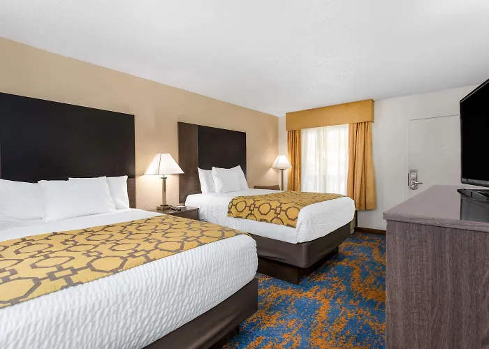 Hotel Baymont By Wyndham Tallahassee