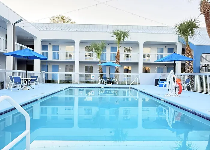 Hotel Baymont By Wyndham Tallahassee