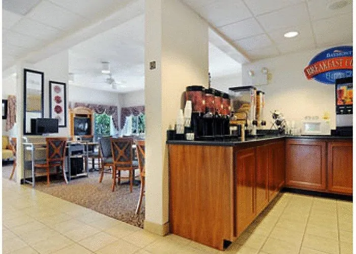 Baymont By Wyndham Hotel